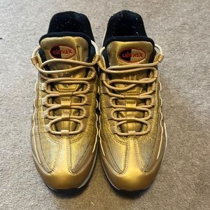 Airmax 95 gold sz9.5